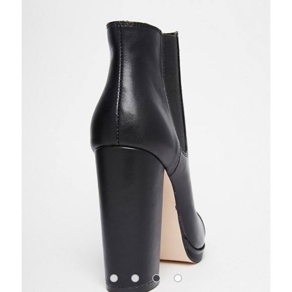 ASOS Pointed Chelsea Ankle Boots - Picture 3 of 5